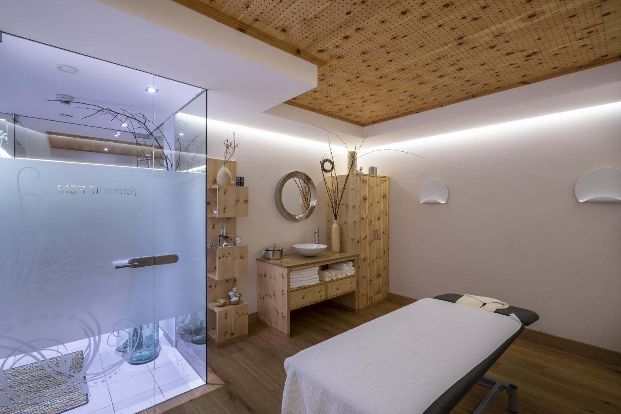 Hotel Restaurant Formarin Oberlech ภายนอก รูปภาพ